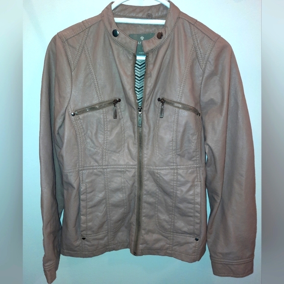 Vanity women’s taupe Faux Leather Jacket size large excellent used condition - Picture 1 of 10